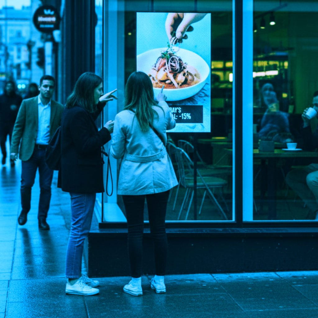 RESTAURANT ECRAN LED VITRINE